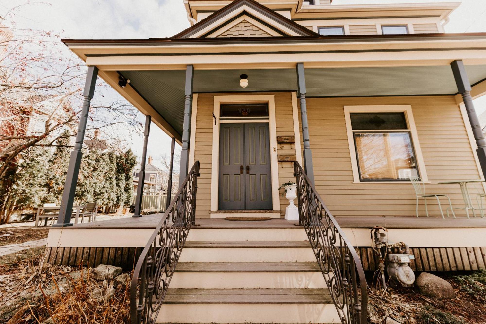 Retro Gem Box Victorian Steps From Irvine Park Apartman Saint Paul Kültér fotó